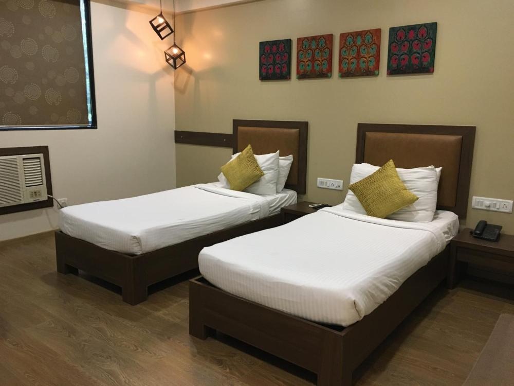 Room image 5