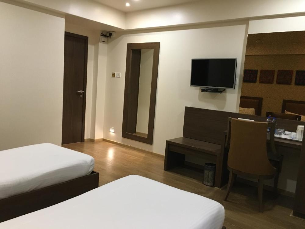 Room image 4