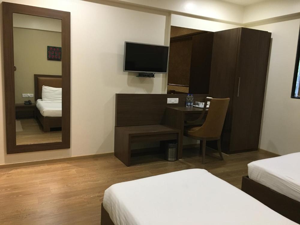Room image 3